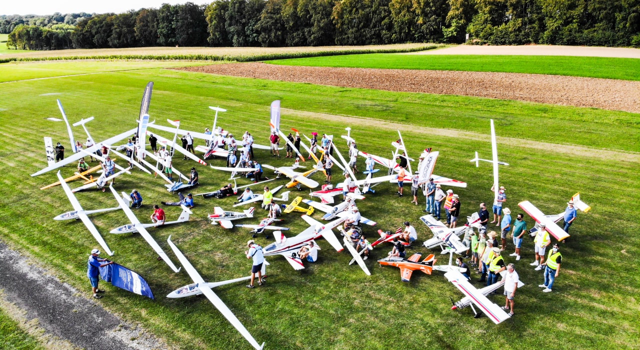 Gruppenbild der Teilnehmer.